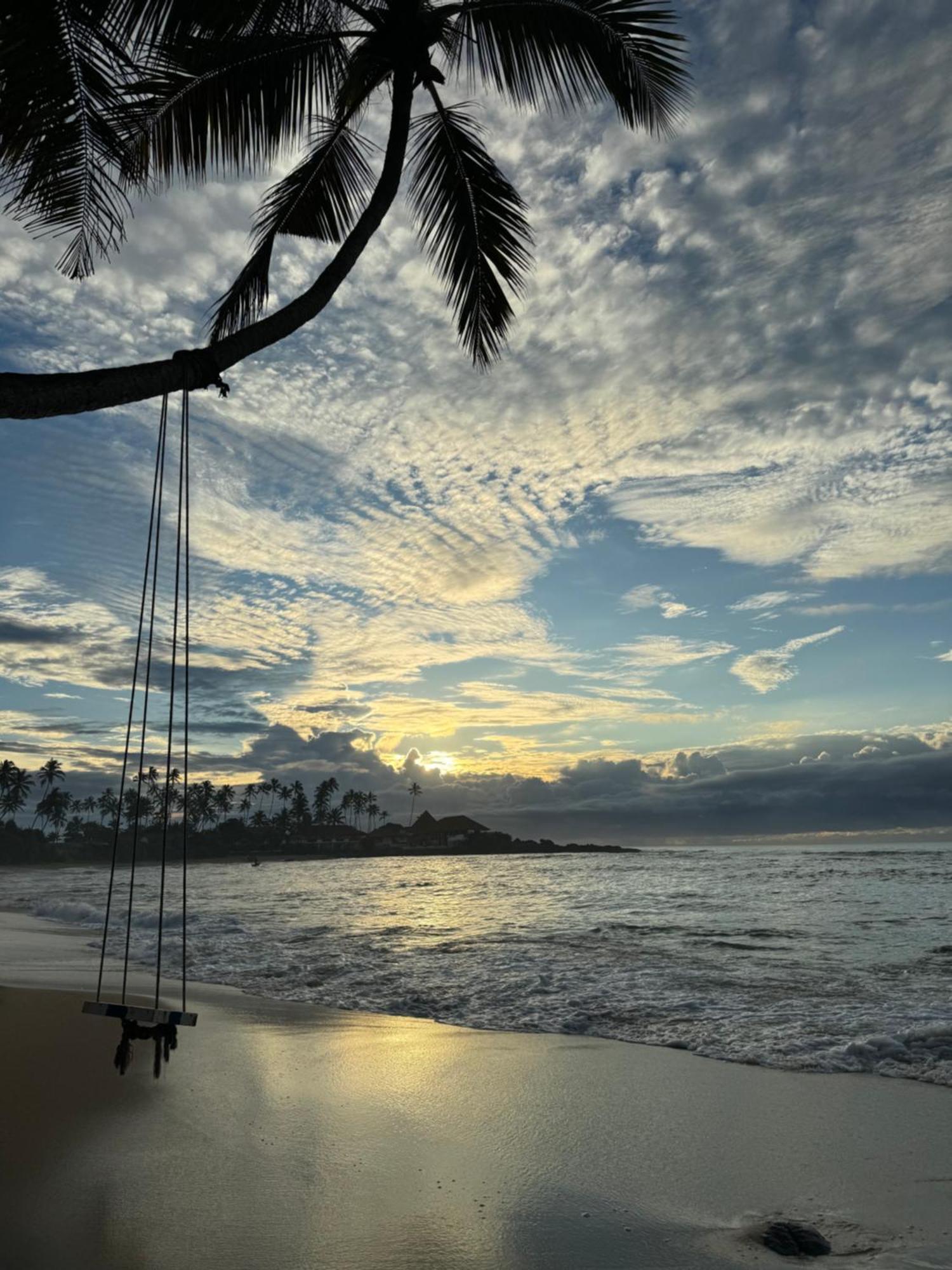 Coconut Palm Beach Restaurant And Rooms Диквелла Экстерьер фото
