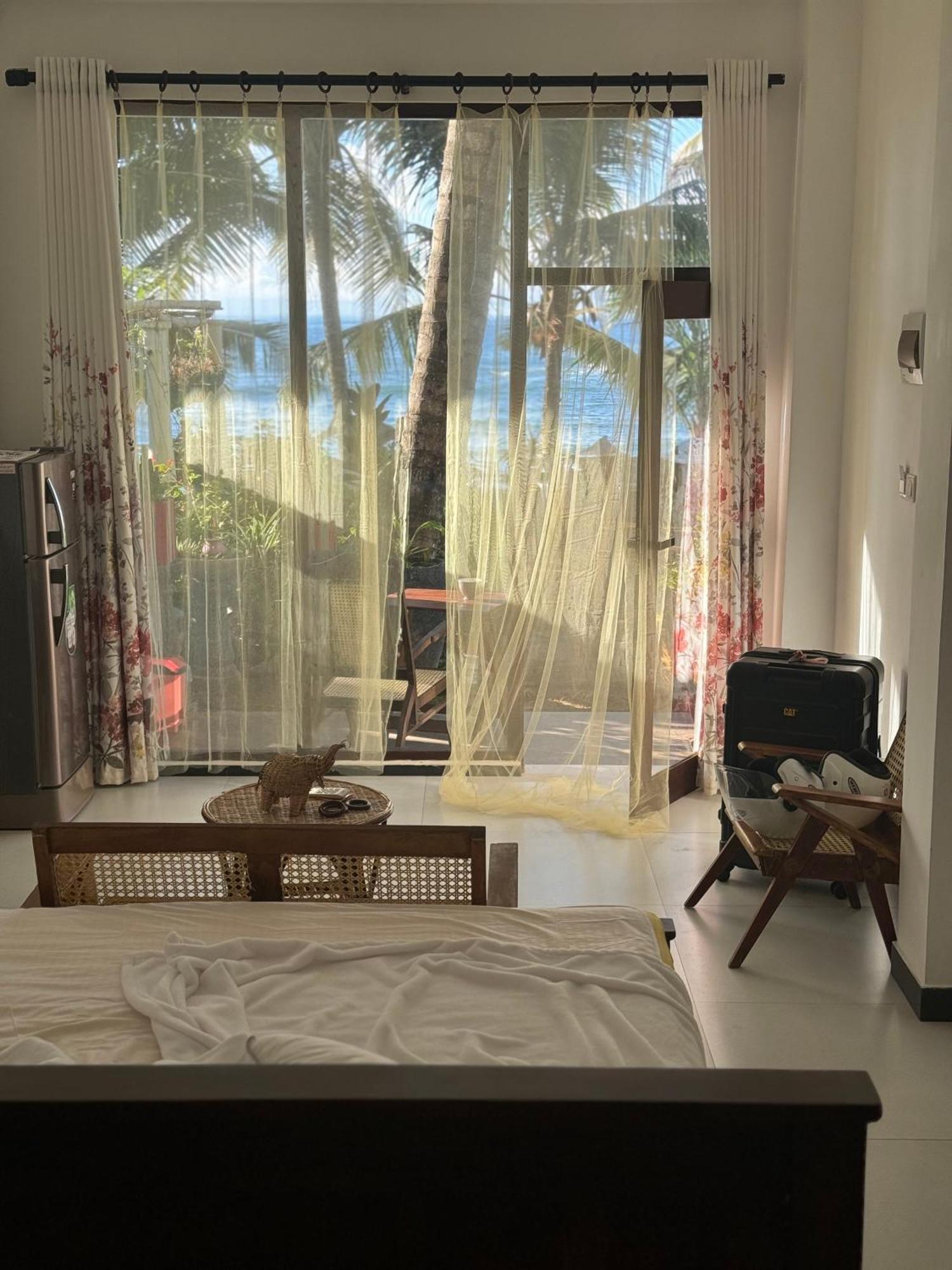 Coconut Palm Beach Restaurant And Rooms Диквелла Экстерьер фото