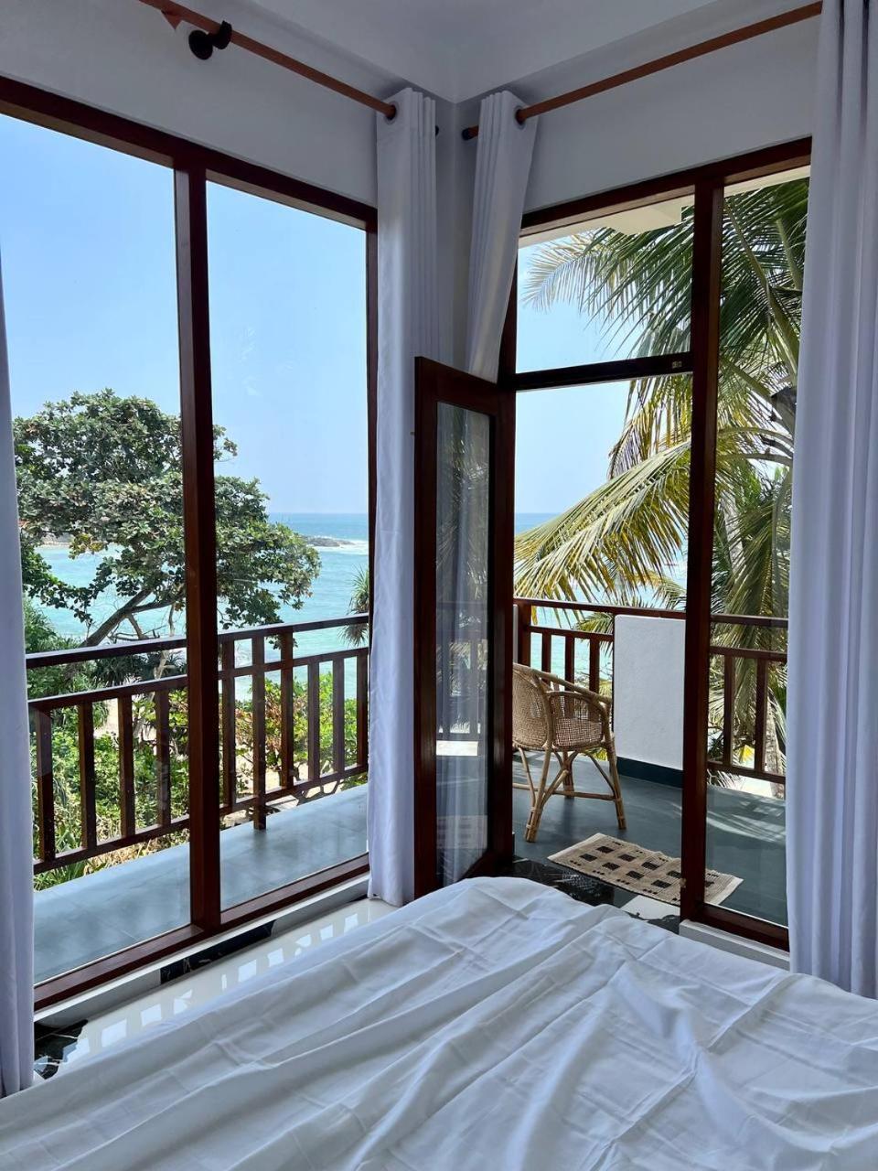 Coconut Palm Beach Restaurant And Rooms Диквелла Экстерьер фото