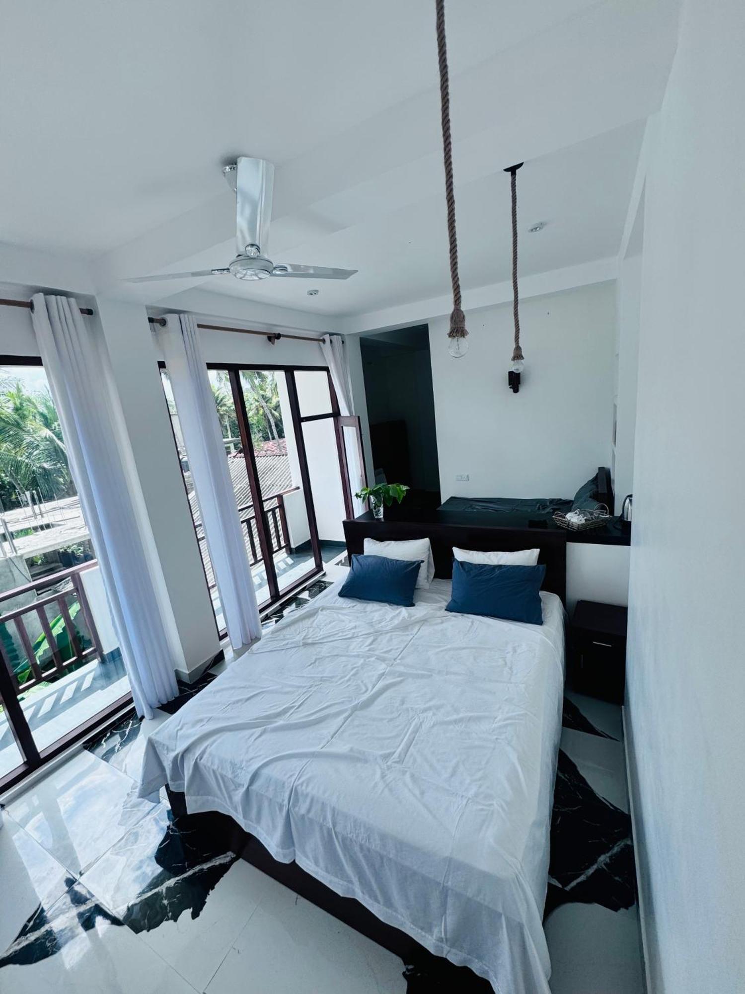 Coconut Palm Beach Restaurant And Rooms Диквелла Экстерьер фото