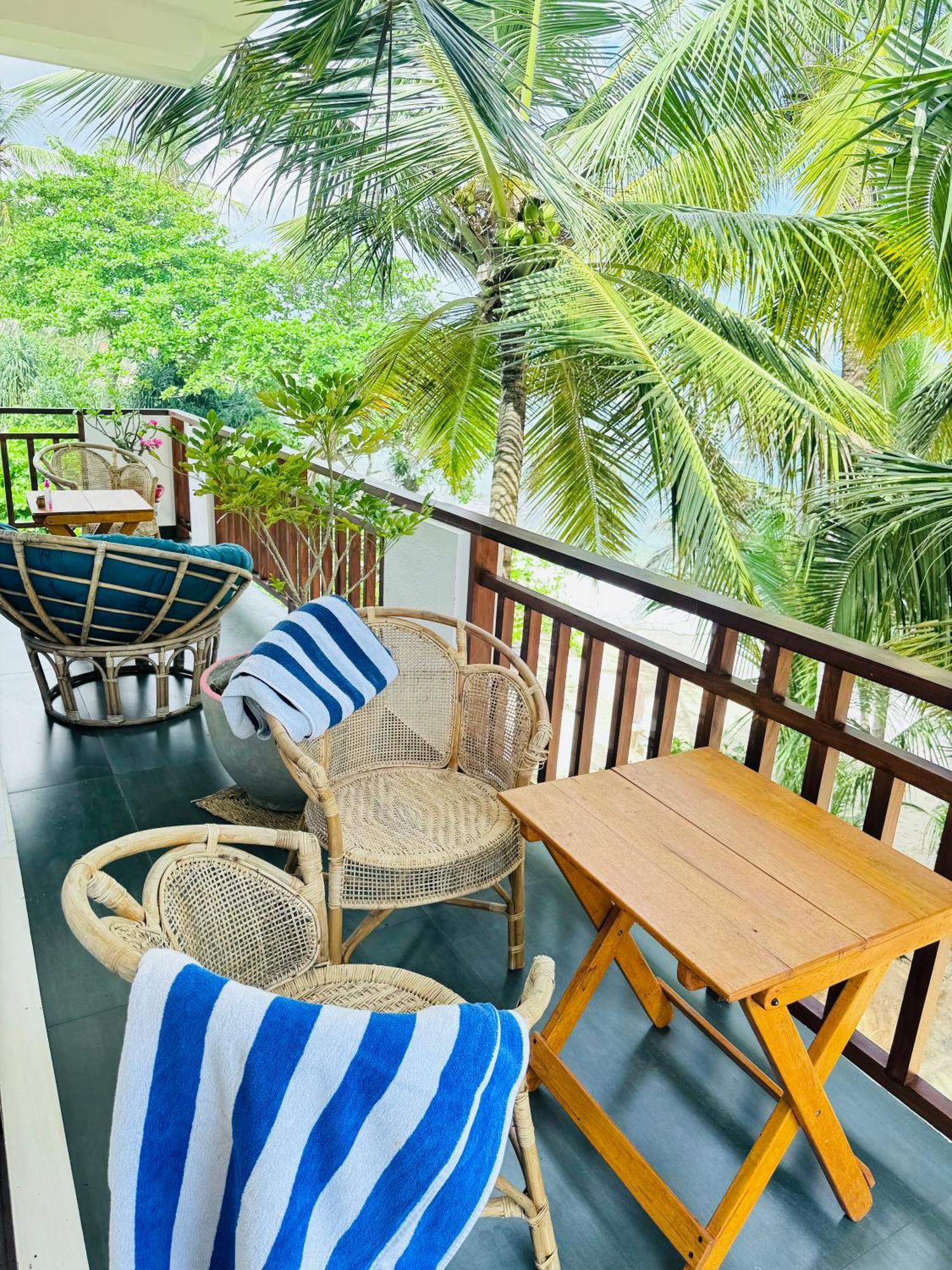 Coconut Palm Beach Restaurant And Rooms Диквелла Экстерьер фото
